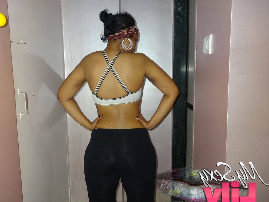 12P Lily working out on her body to make it more attractive for fans
