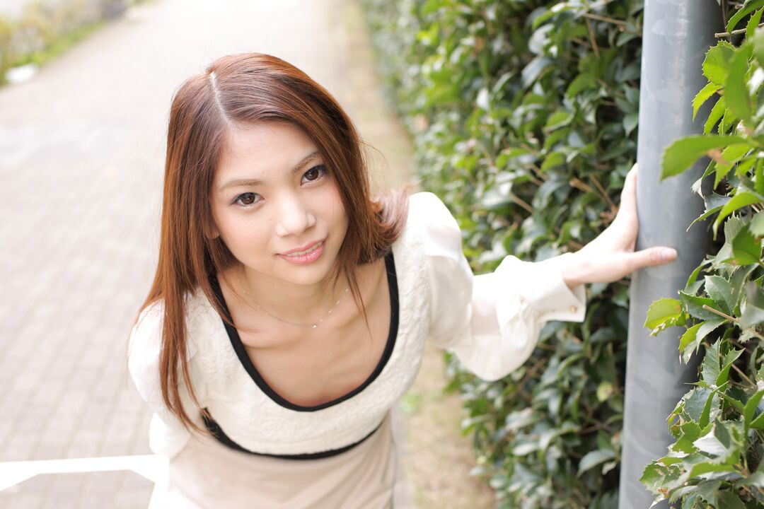 Die 21P-Asiatin Seira Nakamura lässt sich cremig machen, während sie harten Hardcore-Sex genießt