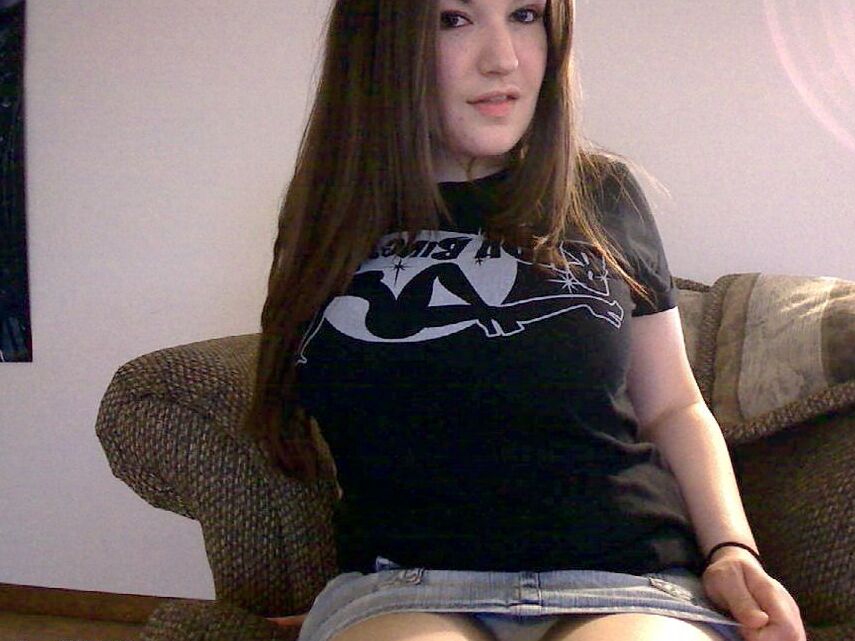 12P Kaylas huge tits are ready to pop out of her little blue bra