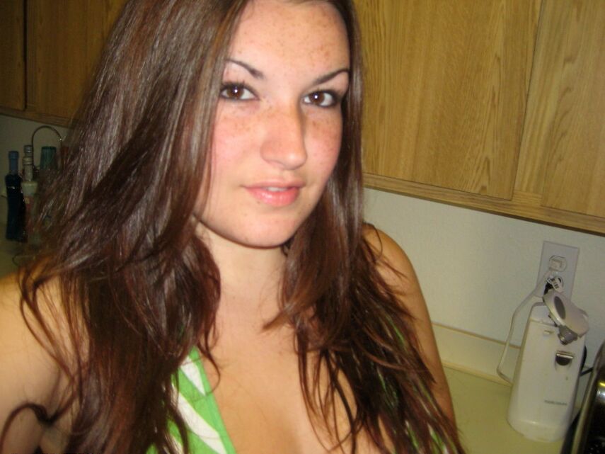 12P A very horny Kayla is topless in the kitchen