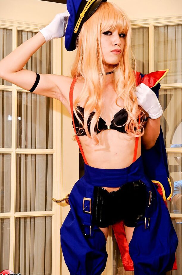 15P Travesti Japão Tesão newhalf babe em cosplay