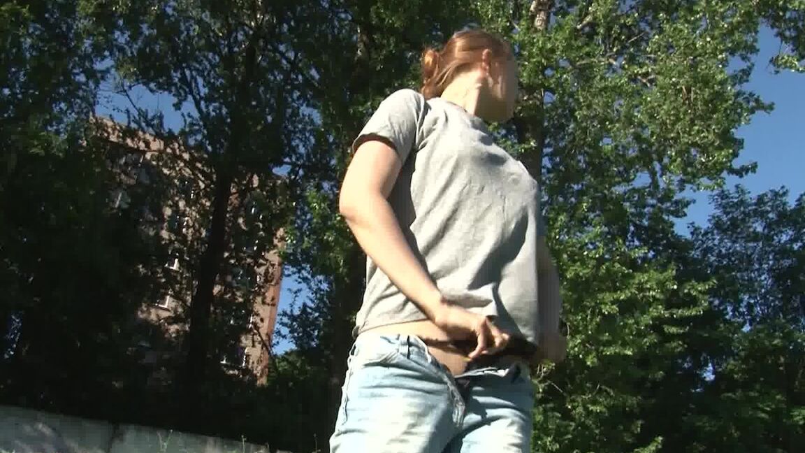 15P Pretty Lena June nervously pisses outside
