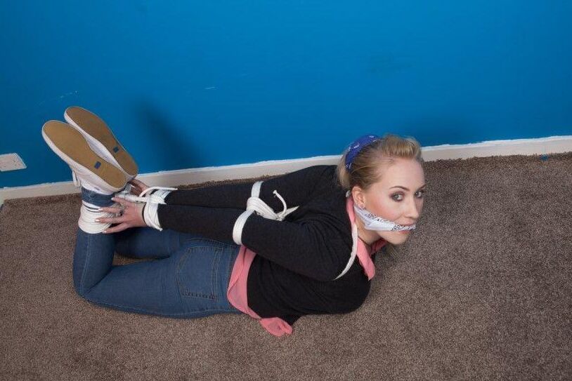 15P Black Fox Bound Tight Elbow Hogtie