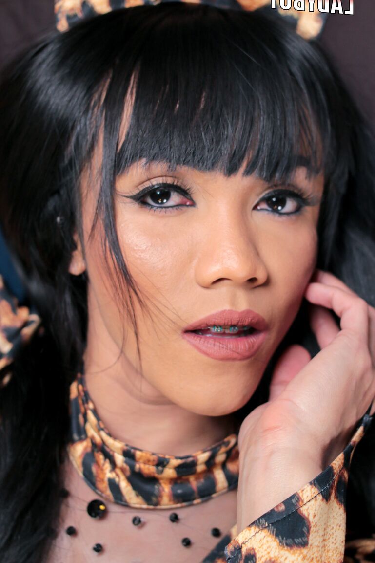 16P Asiatisches TGirl Yammy