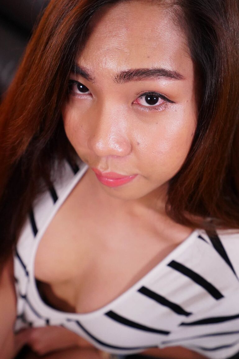 16P Asiático TGirl Lita