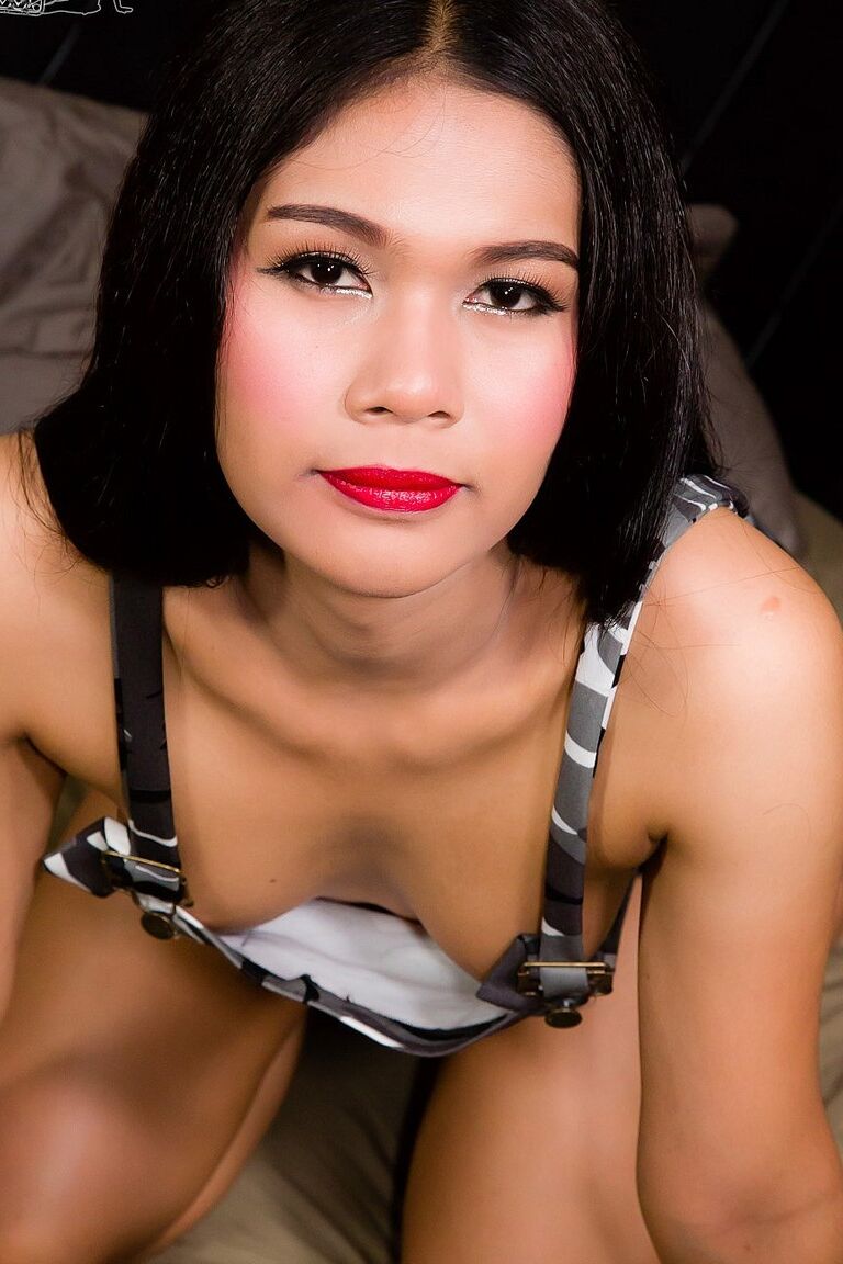 16P Asiático TGirl Yu