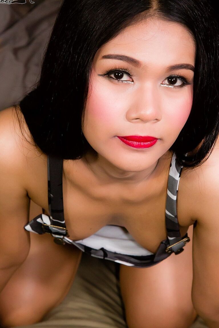 16P Asiático TGirl Yu
