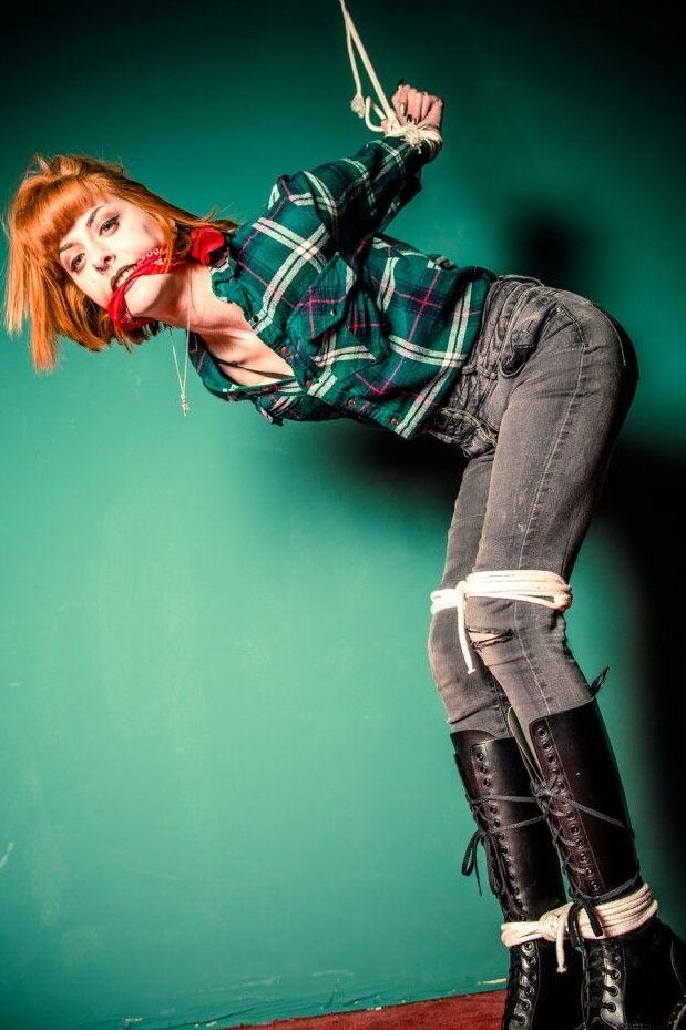 16P Strappado para AmberBondage, Ruiva, Corda Bondage