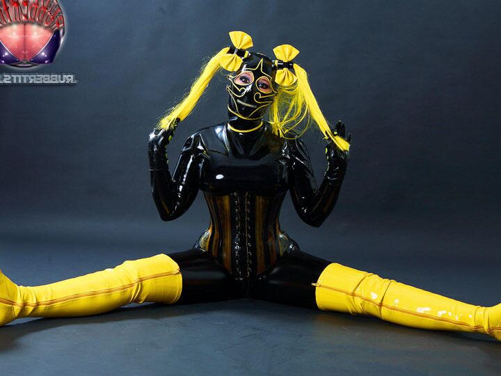 16P Rubber Tits The Wasp