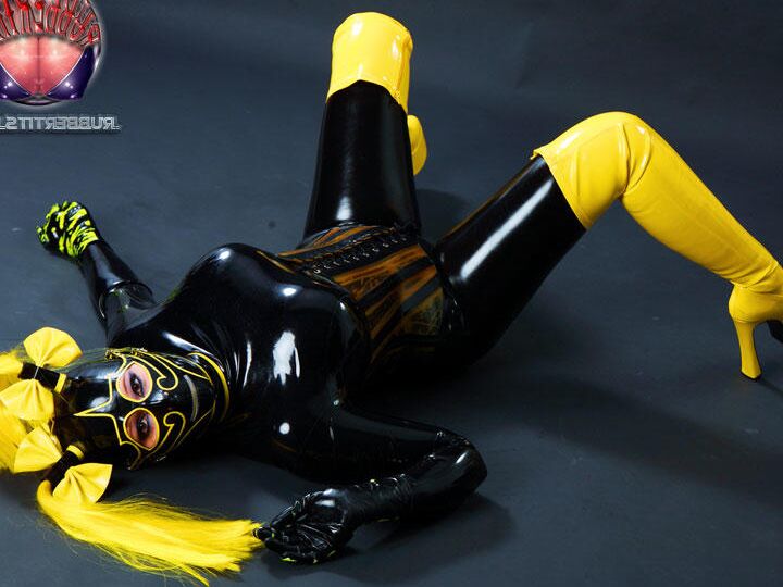 16P Rubber Tits The Wasp
