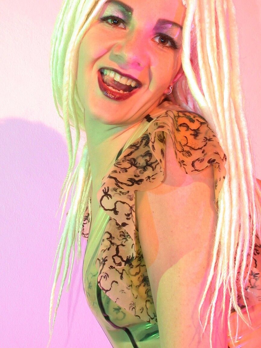 16P Images Rubber At Saskias New DressLatex