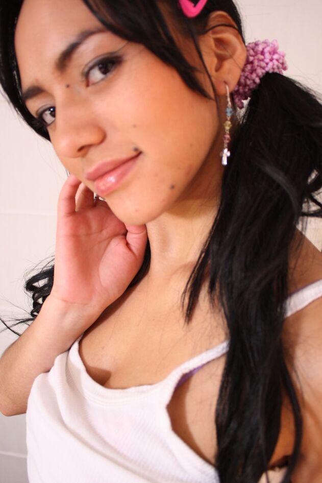 20P Sexy pra caralho Catalina Jose exibe seu belo corpo e sorriso adorável