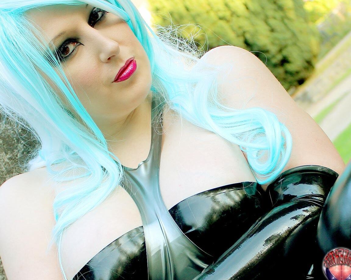 16P Tetas De Borracha Senshi Girl 02