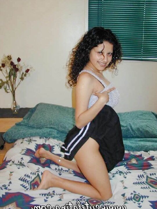 15P Amateur cutie posing for the first time