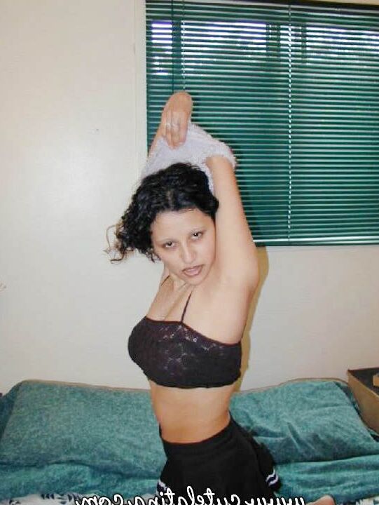 15P Amateur cutie posing for the first time