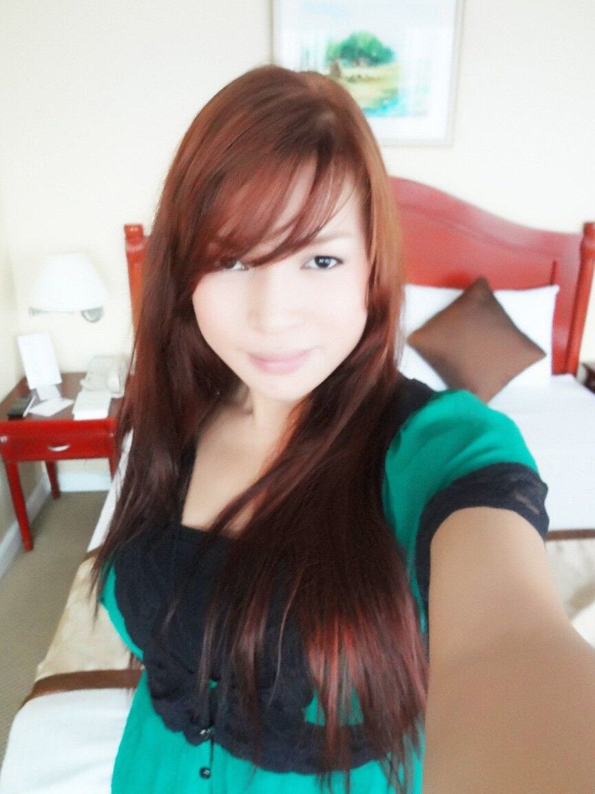 14P lindas fotos selfshot de garota asiática em topless com peitos grandes