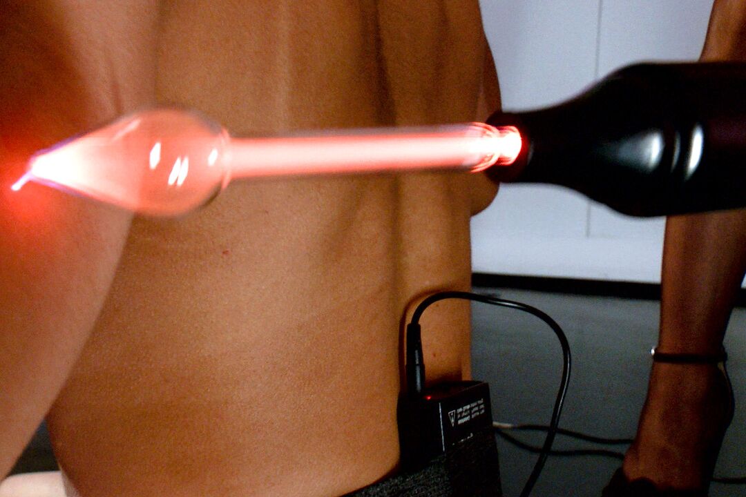 17P Blonde Lorelei Lee dominates over brunette Beretta James with electric devices