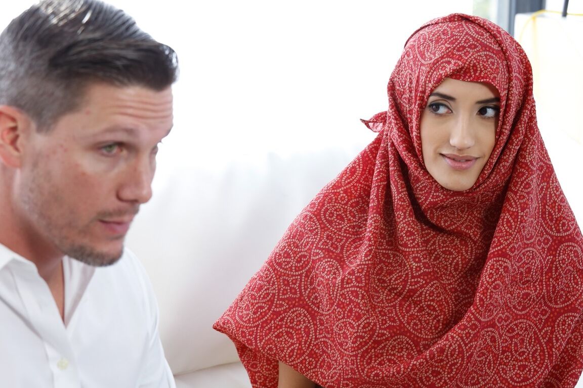 17P Hijab wearing babe and her dark haired friend getting horny with hot dude