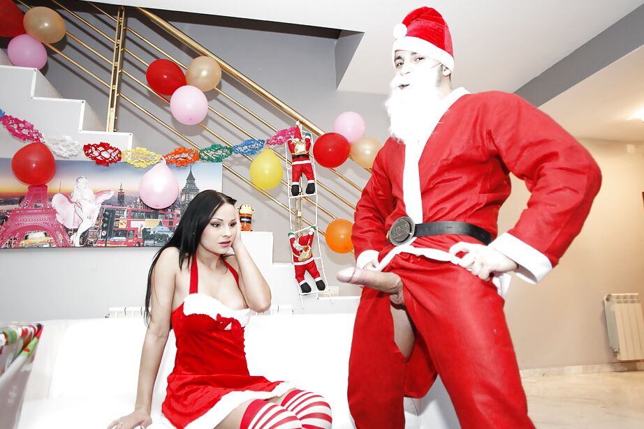16P Voluptuous sugar Abbie Cat has some hardcore fun with a nasty Santa