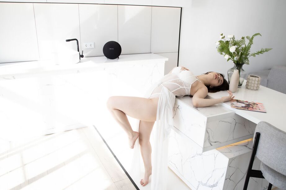 12P Gorgeous brunette Ella Mira lets her sheer robe drift to the floor, she