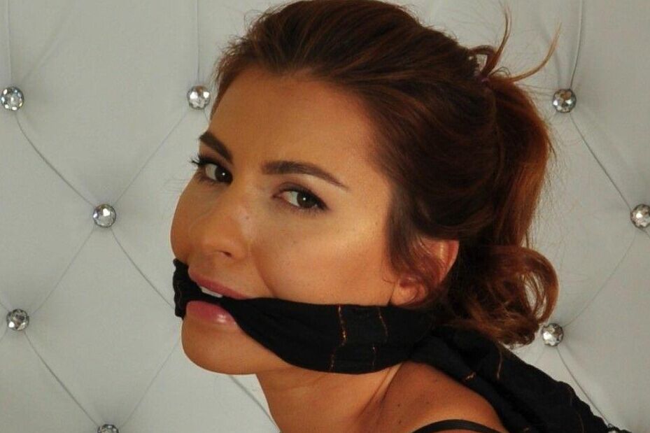16P Redheaded amateur Alatns sports a cleave gag while wrist and ankle found