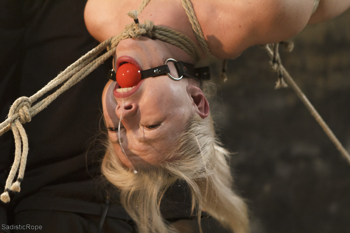 21P Sadistic Rope Dylan Ryan, Ella Nova