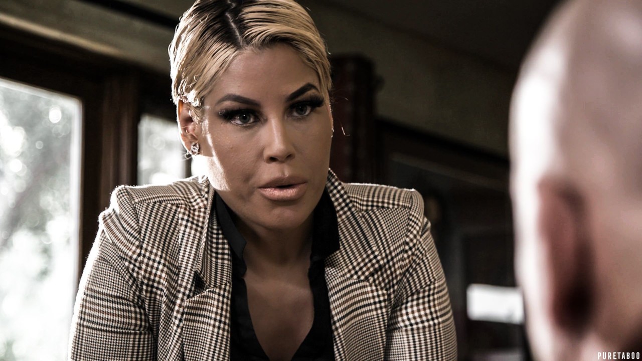 21P Directora Bridgette B