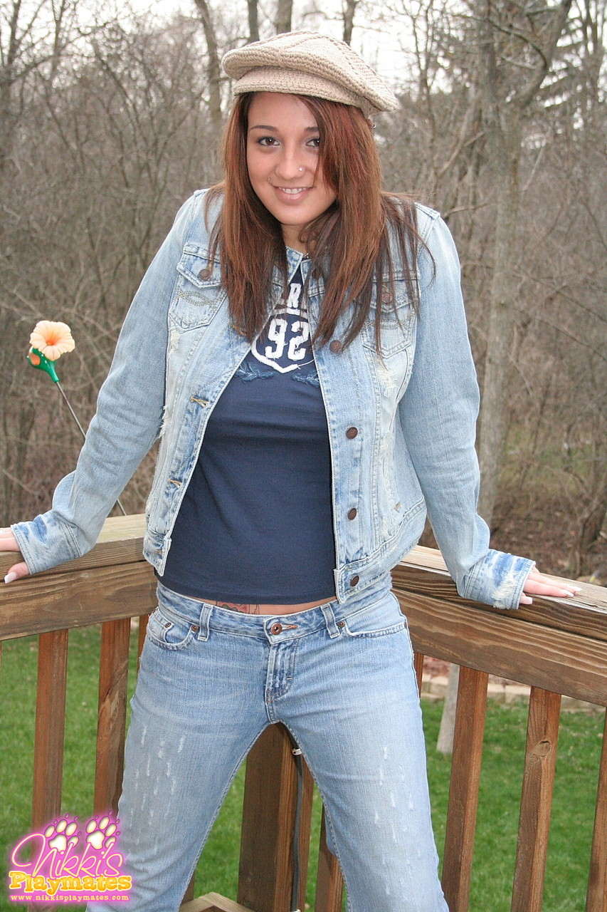 13P Solo girl Nikki Sims pulls down jeans over panties in a knitted capon deck