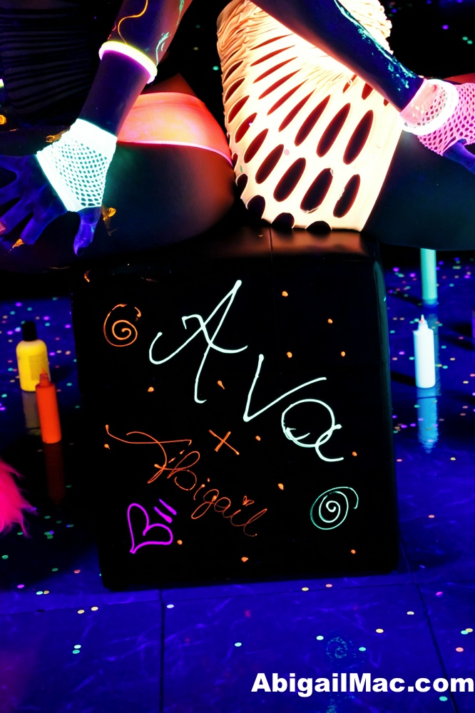 15P Abigail Mac Puba Network Glow in the dark lesbian sex