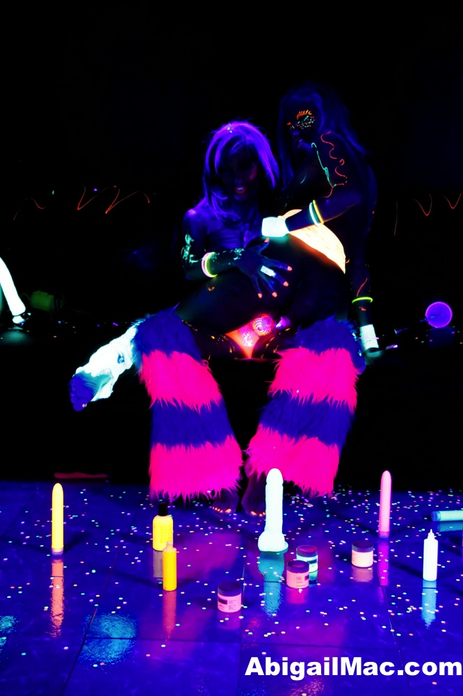 15P Abigail Mac Puba Network Glow in the dark lesbian sex
