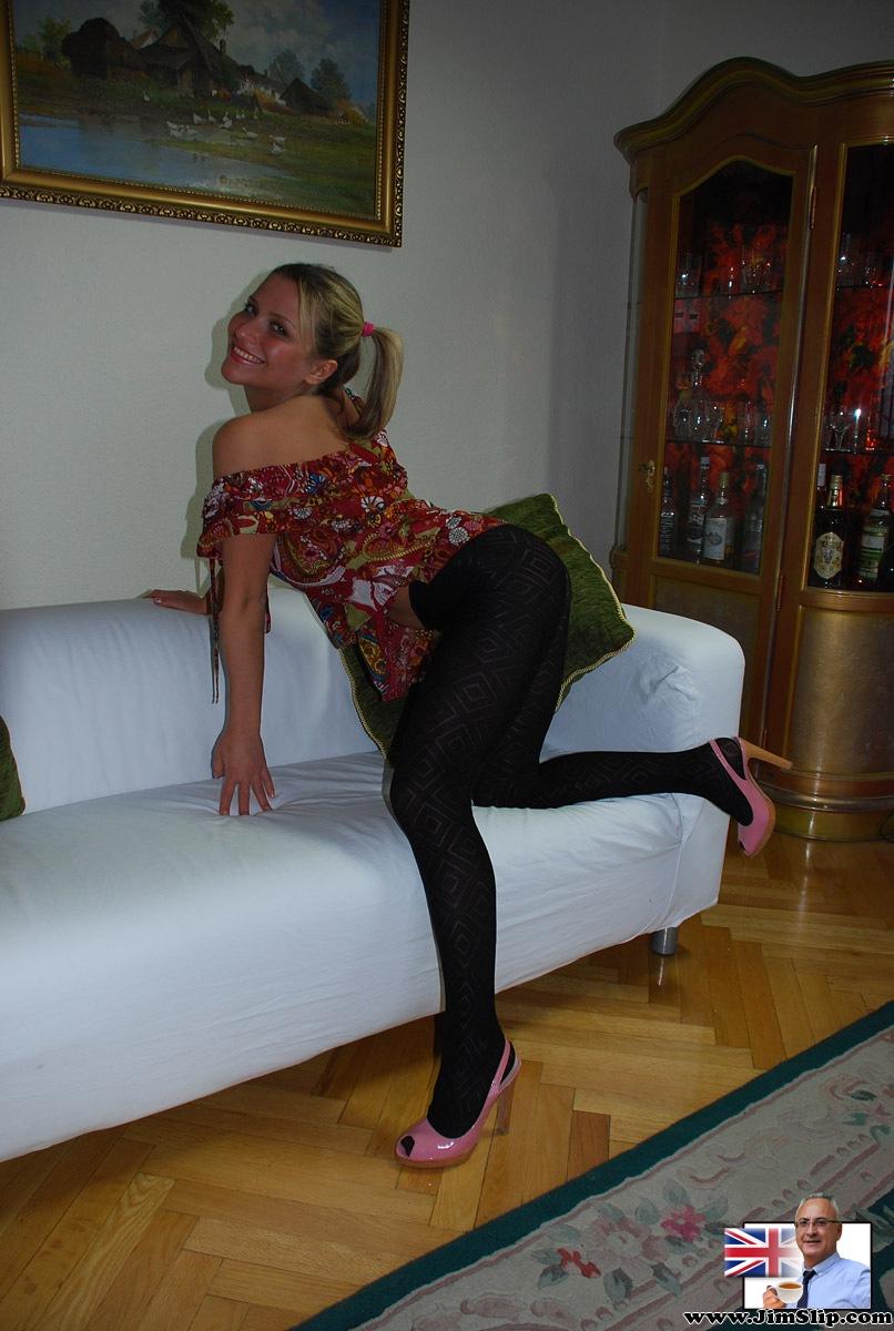20P Amateur Ukrainian slut Masha goes wet posing on cam and willingly gets owned