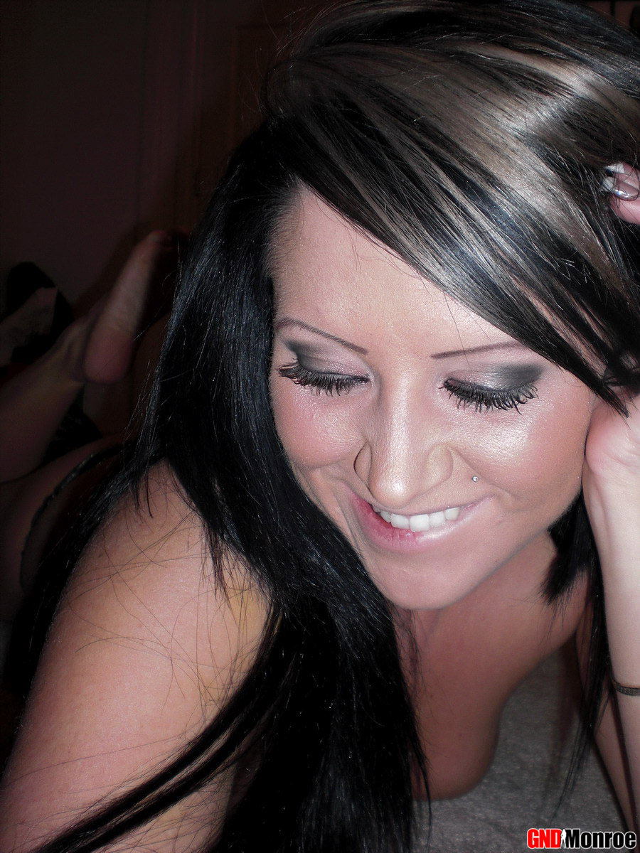12P Horny Monroe strips out of her comfy sweats and shows off her tight perfect