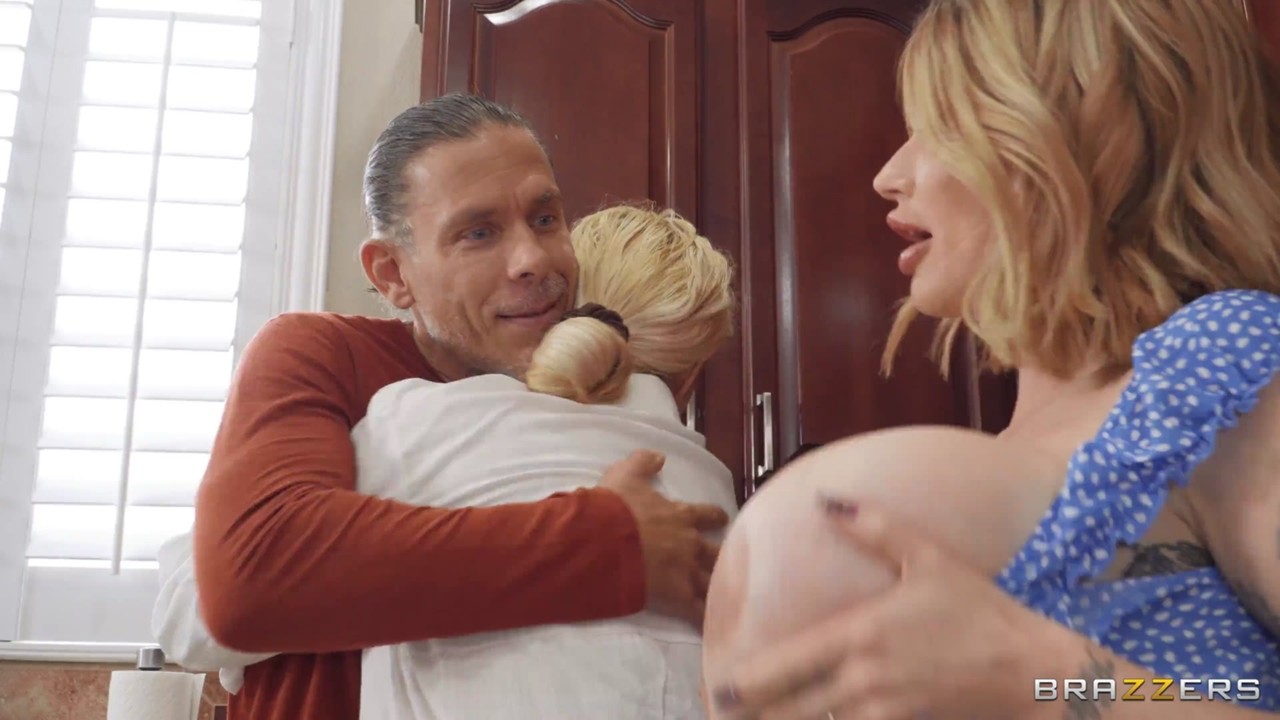 21P Brazzers Network ジョスリン・ジェームス、チャーリー・サマー、ミック・ブルー