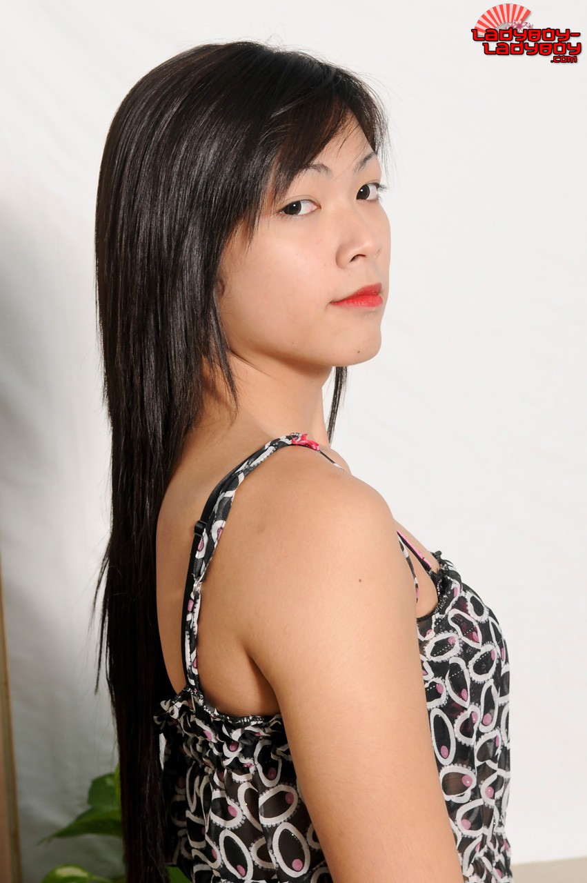 16P Asiático TGirl Pau
