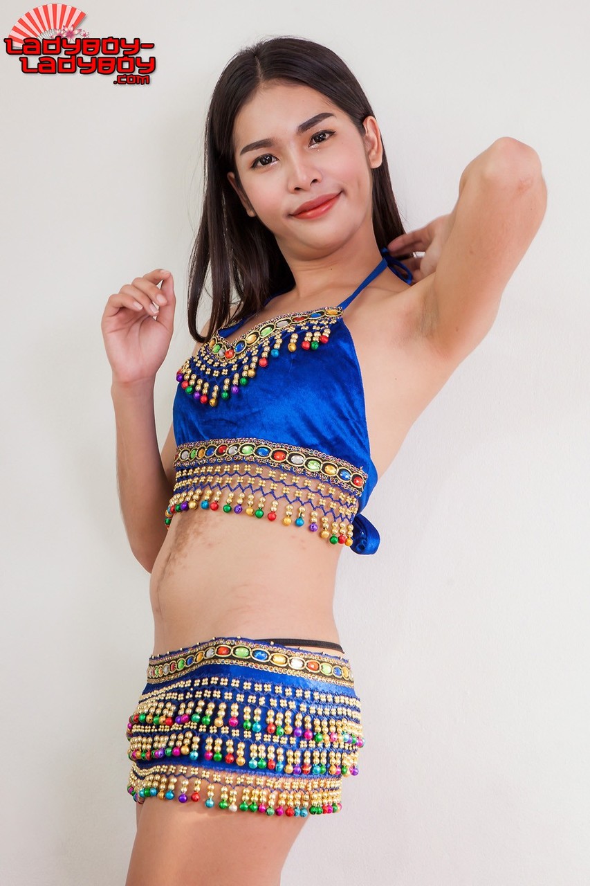 16P Asiática TGirl Lala