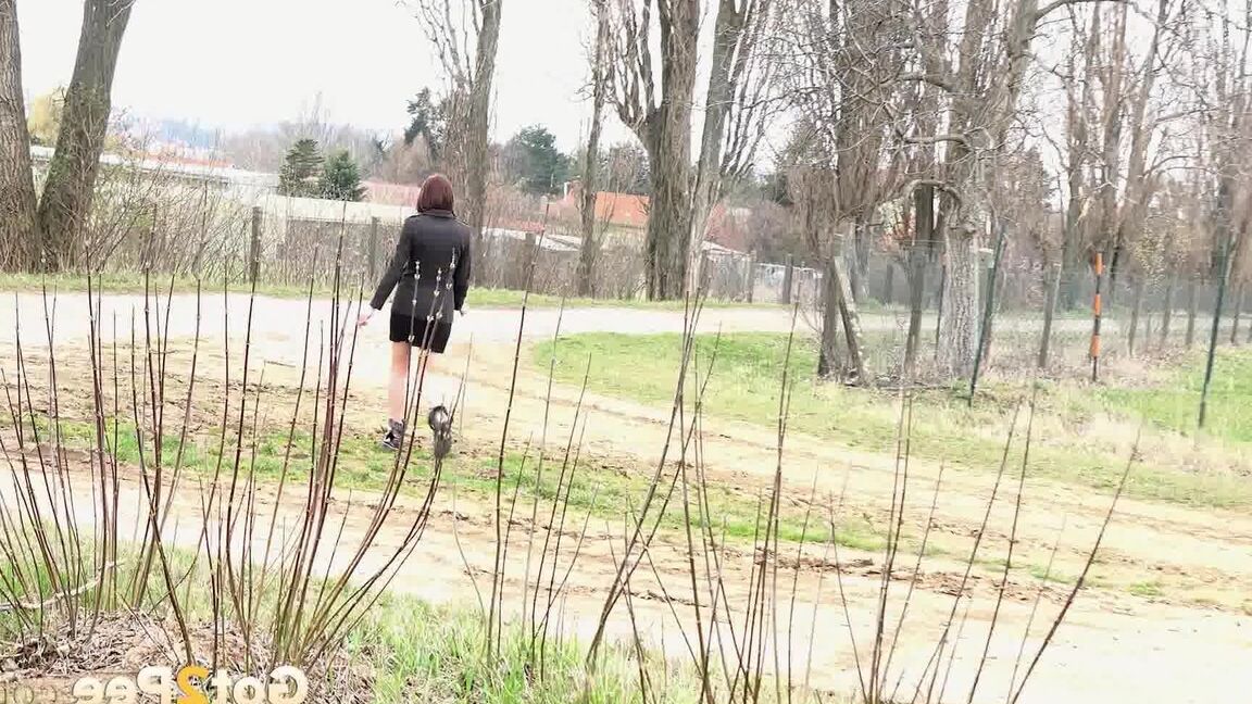 15P Gorgeous babe Victoria Daniels squats to pee