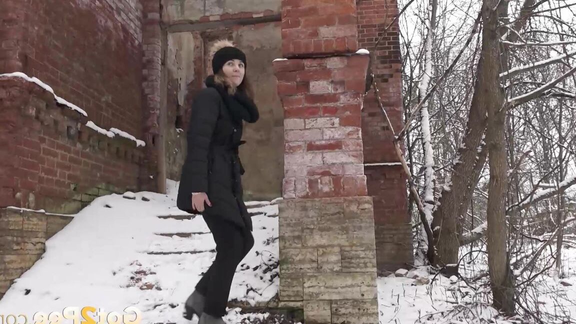 15P Public pissing on the steps for cute brunette