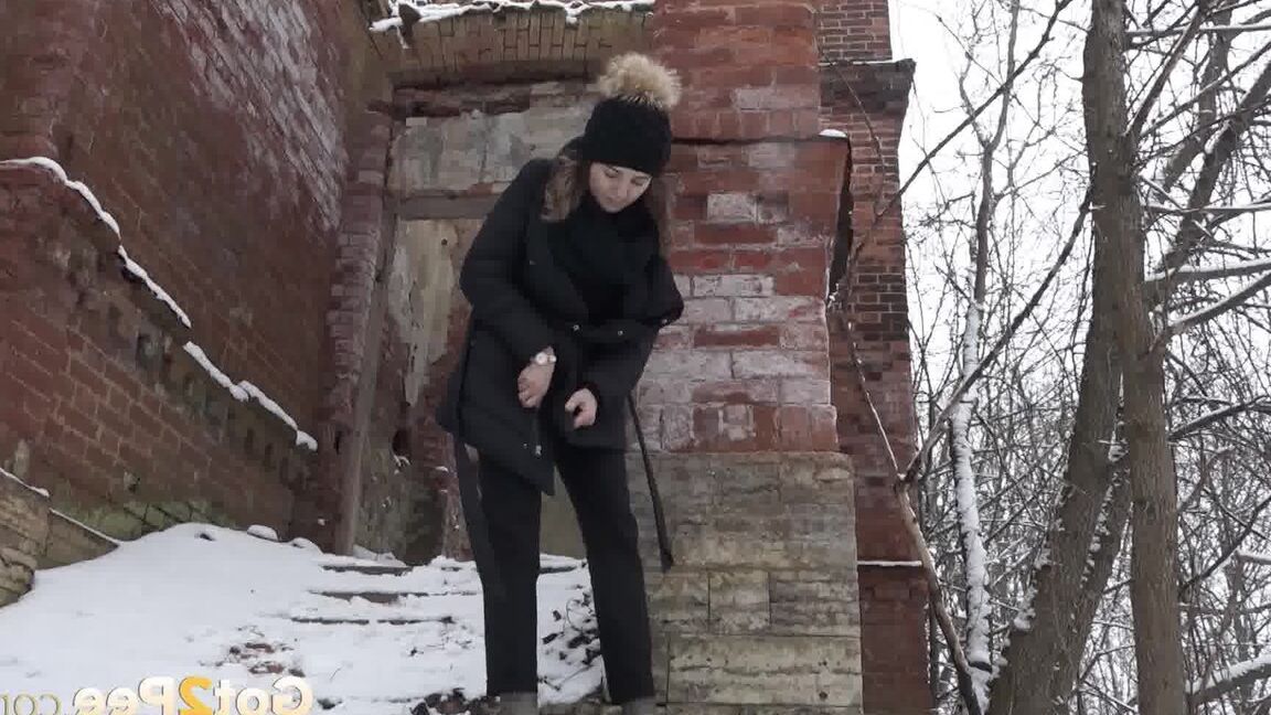 15P Public pissing on the steps for cute brunette