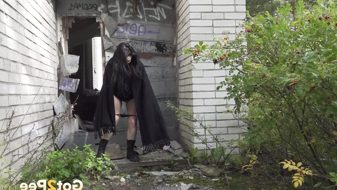 15P Raven haired goth squats to pee outside