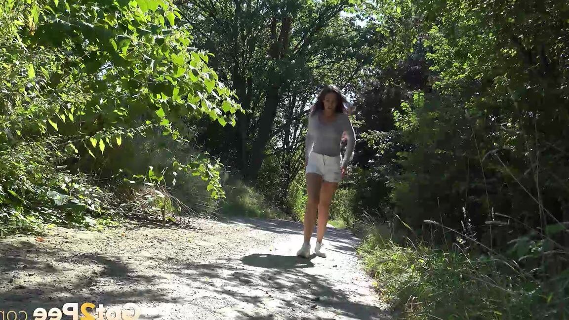 15P Gorgeous brunette Esperansa squats and pees