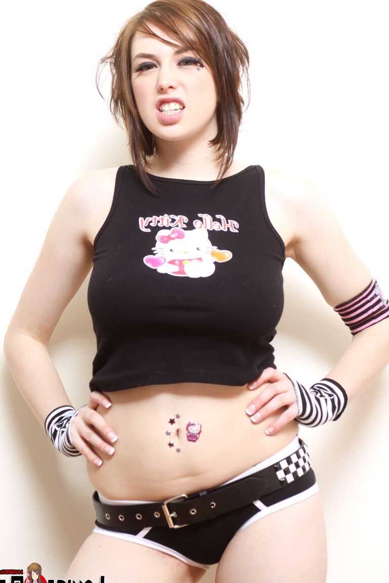 16P Louisa May Louisas Punky Hello Kitty