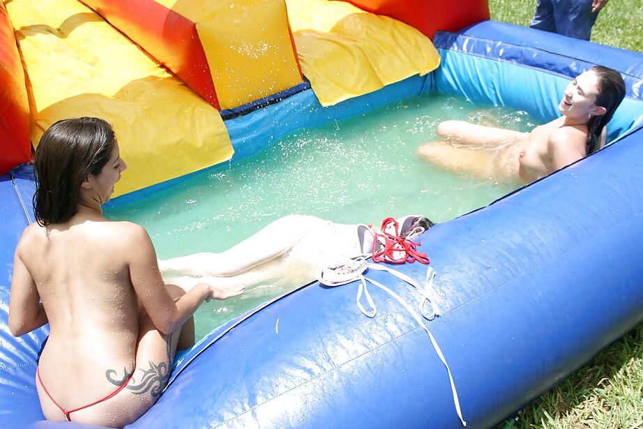 16P Frisky gals showing off their blowjob skills at the pool party