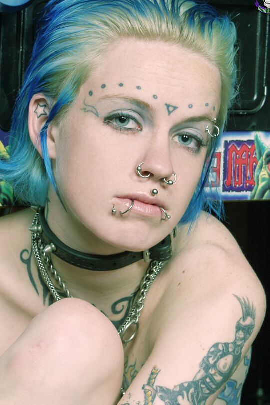 16P Punk girl Rachel Face is left naked and chained to a pinball machine