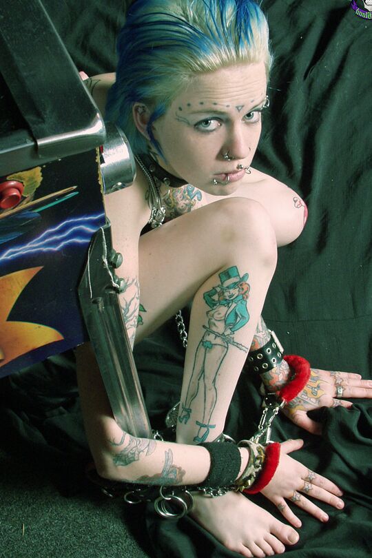 16P Punk girl Rachel Face is left naked and chained to a pinball machine