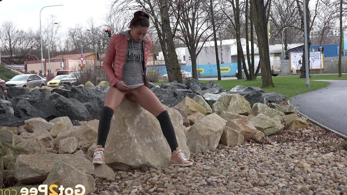 15P Gata morena Yenna alivia seu desespero de mijo