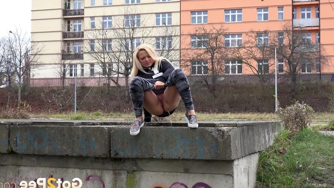 15P Jena enjoys a messy piss outside in public