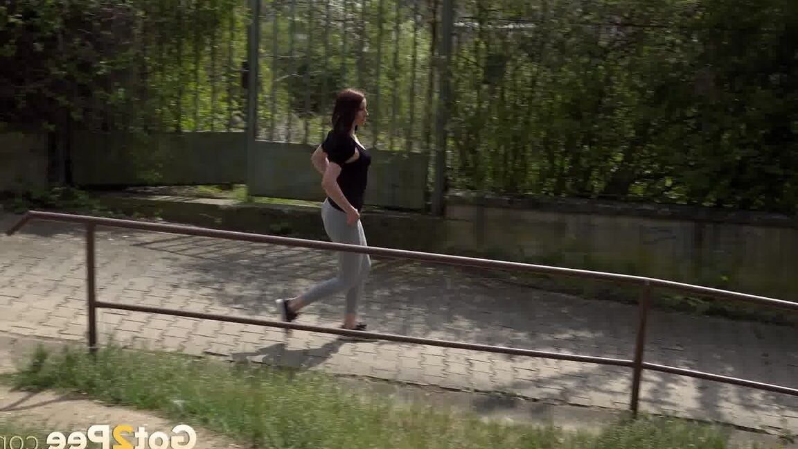 15P Victoria Daniels relieves her piss desperation