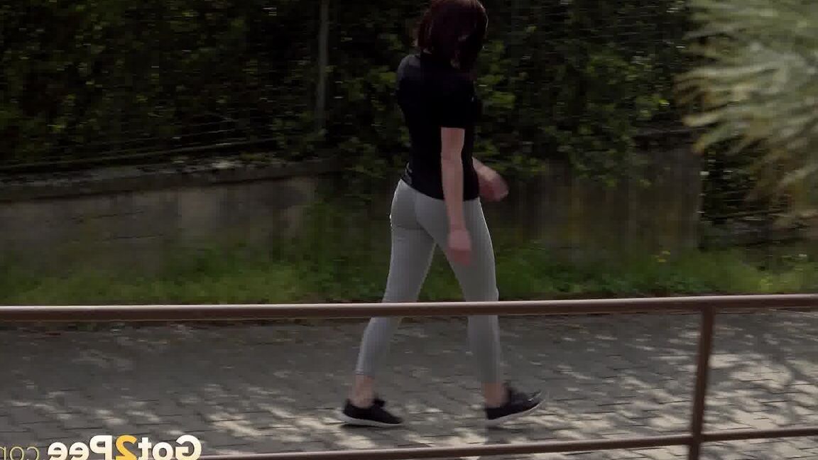 15P Victoria Daniels relieves her piss desperation