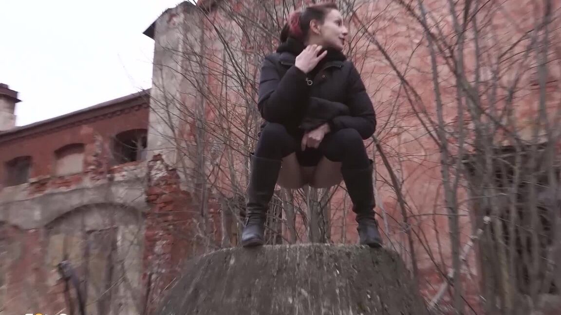 15P Naughty European squats on a tree stump and pees