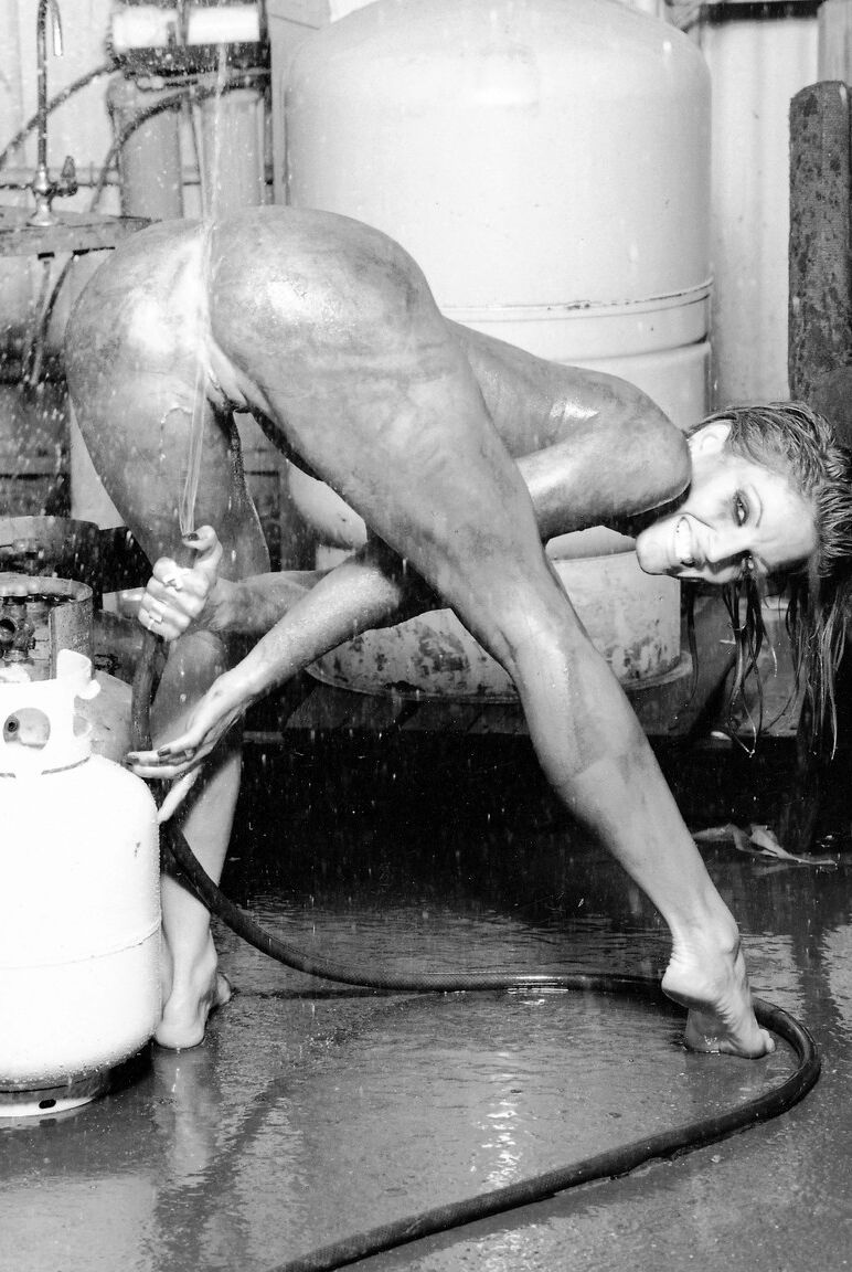 17P MILF Janine Lindemulder enjoying kinky water play in a black & white thriller
